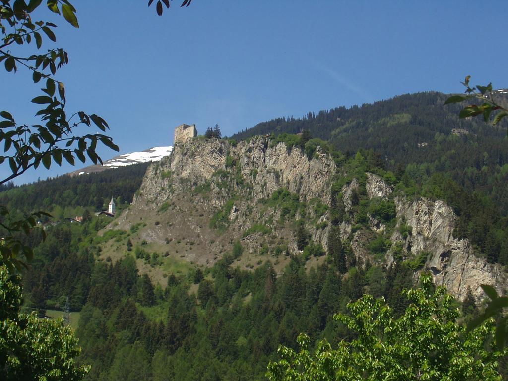 Apart Lutz *